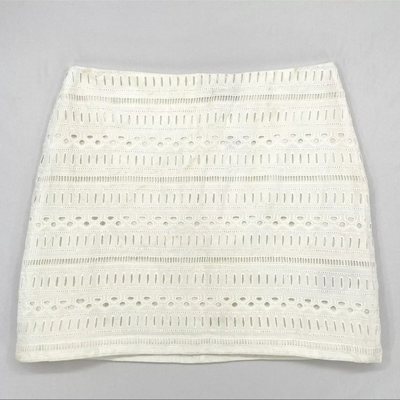 GAP Elegant White Eyelet A-Line Skirt - Picture 6 of 14